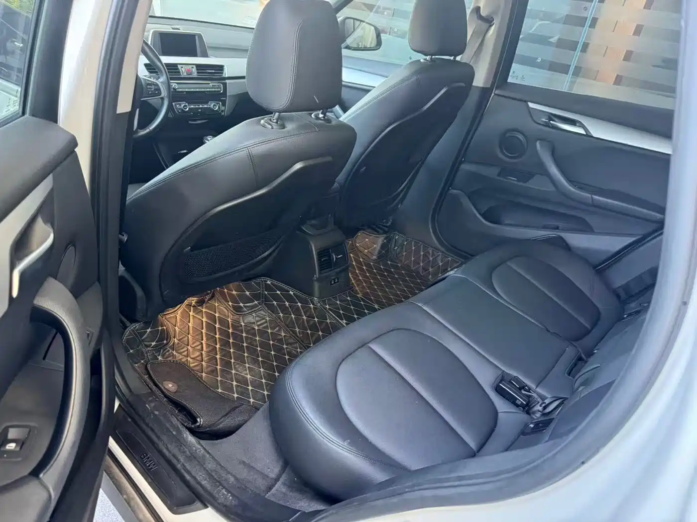 BMW X1 2019 sDrive20Li Leading Model фото 5