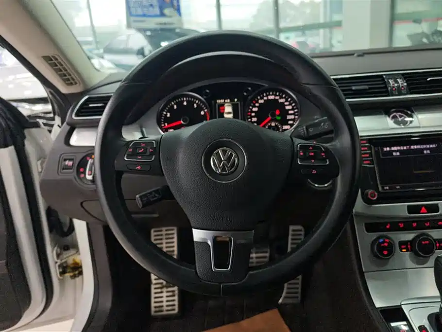 Volkswagen FAW-Volkswagen CC 2018 1.8TSI Luxury фото 15