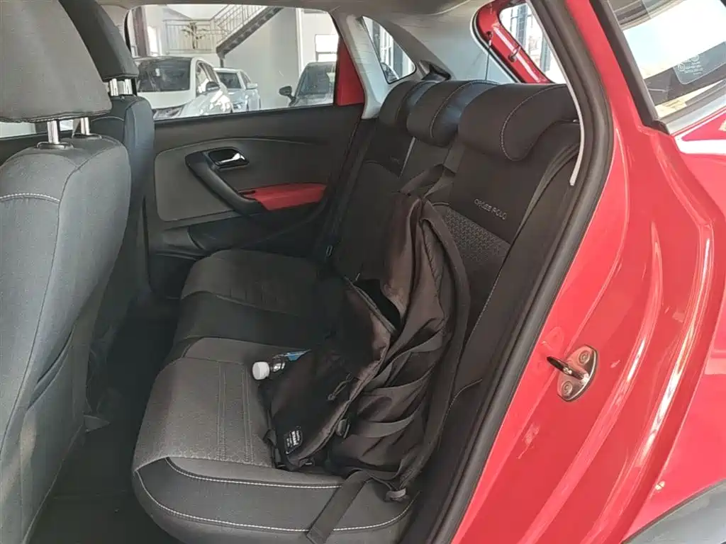 Volkswagen Polo 2014 1.6L Cross Polo Automatic фото 13
