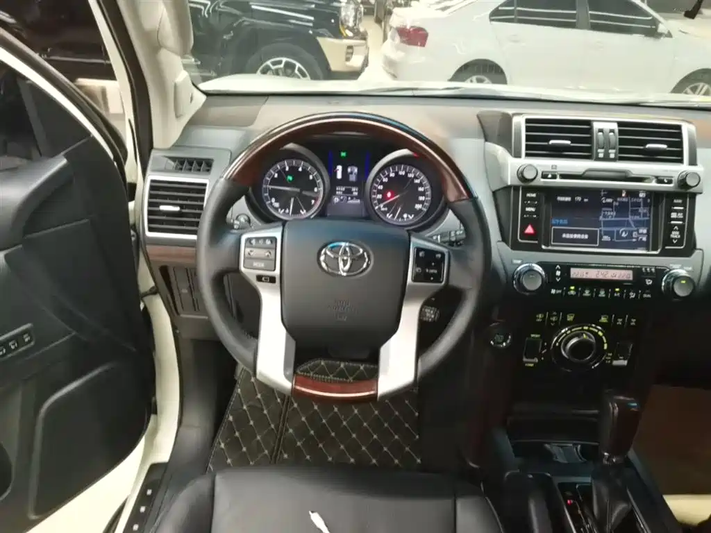 Toyota Prado 2016 3.5L Auto VX NAVI фото 11