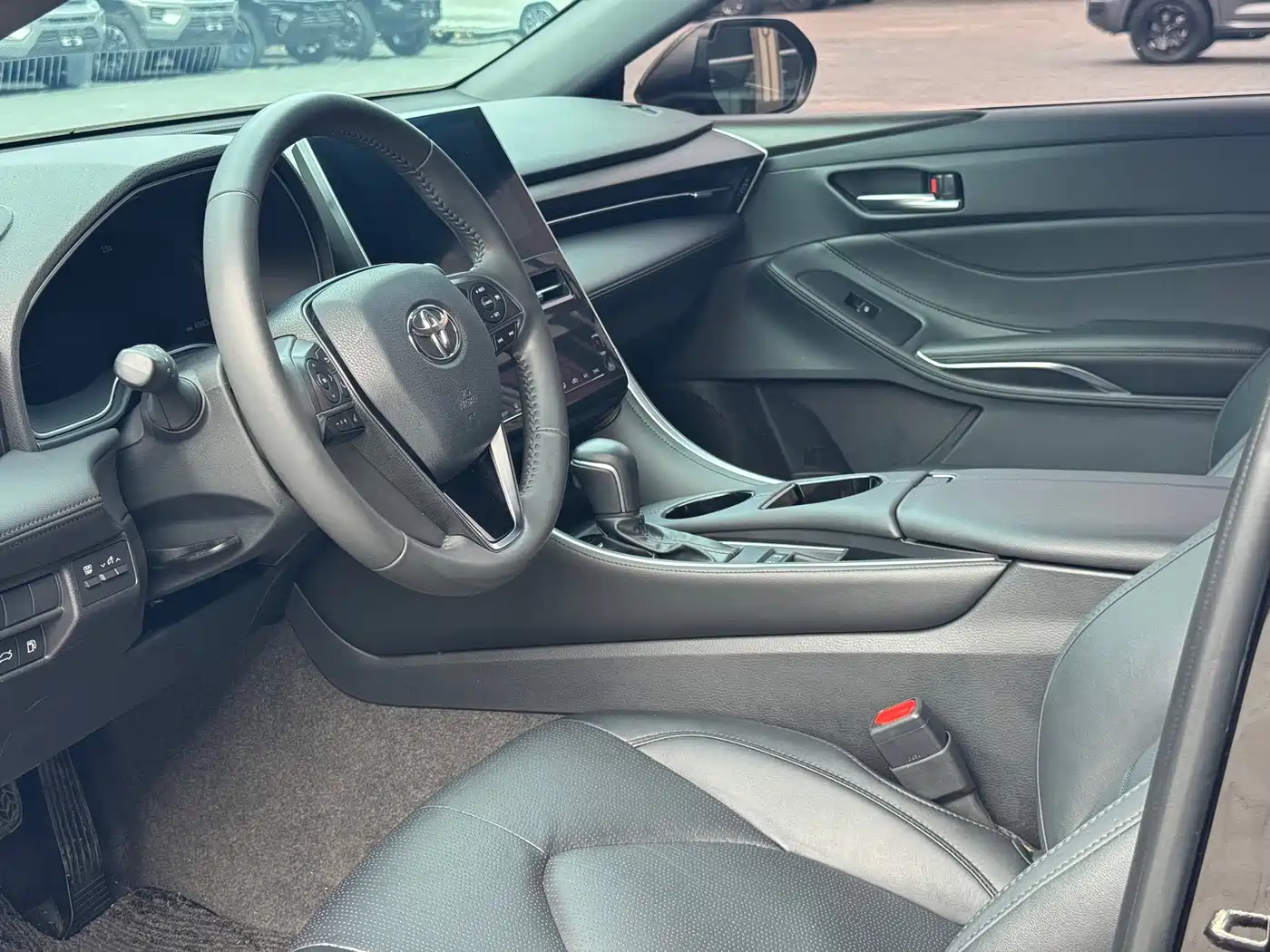 Toyota Avalon 2022 2.0L XLE Premium фото 14
