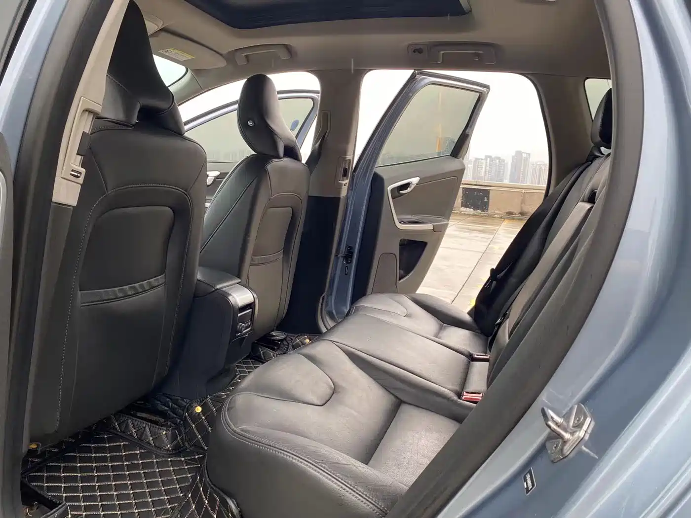 Photo 10 - Volvo XC60