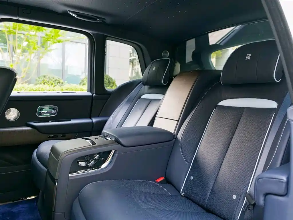 Rolls-Royce Cullinan 2023 2024 4-Seater
