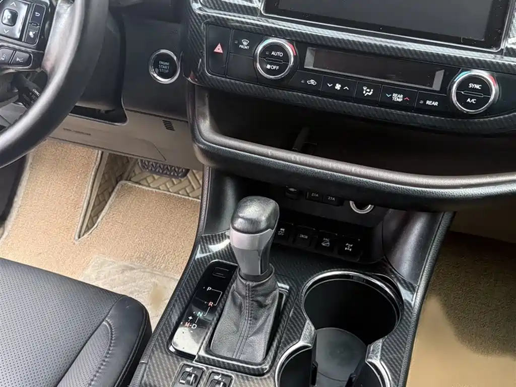 Toyota Highlander 2021 2.0T AWD Luxury 7-Seater фото 4