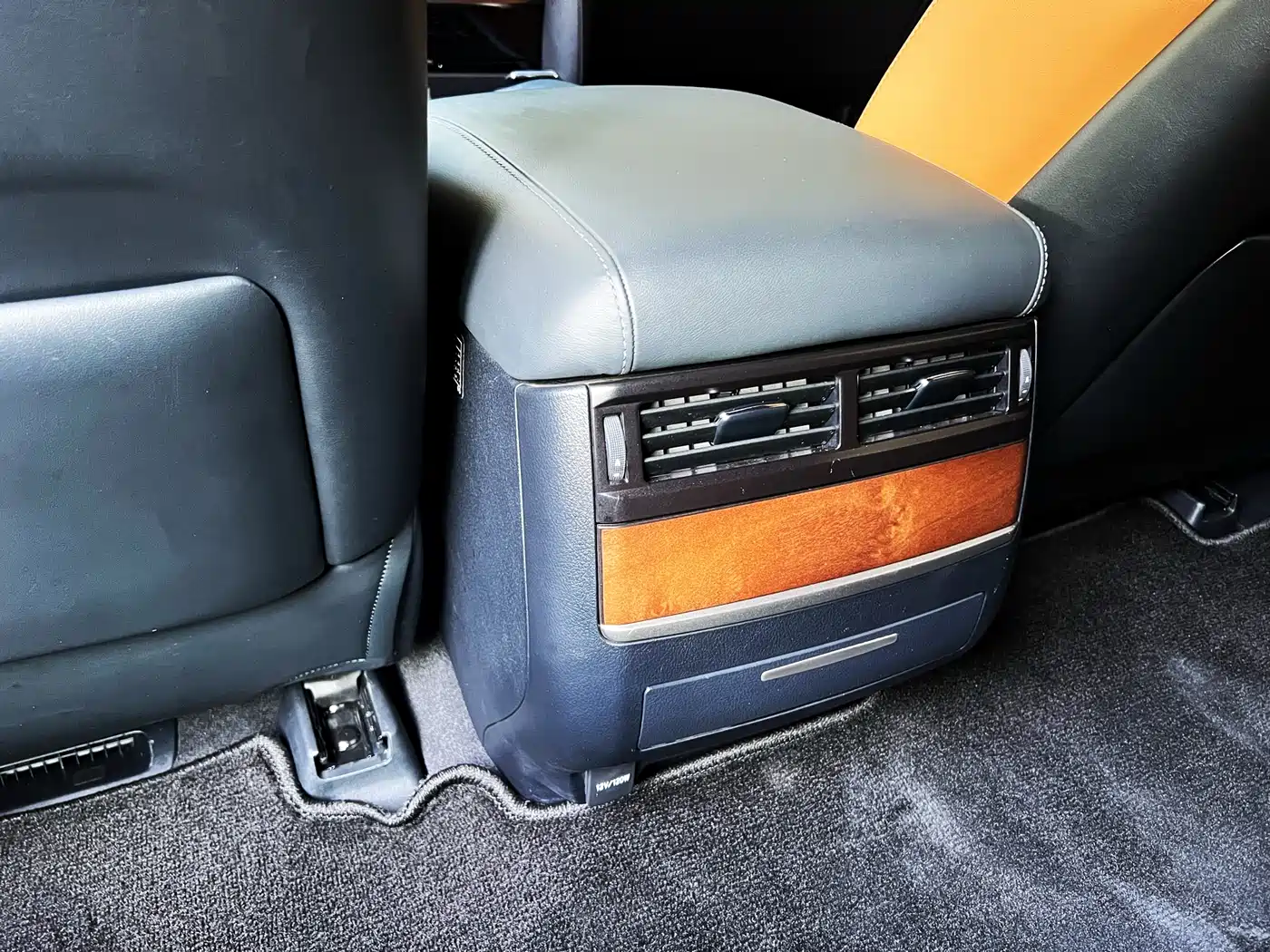 Lexus LX фото 12