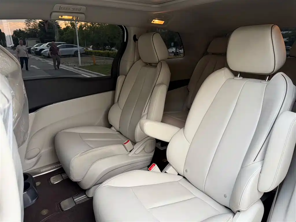 Buick GL8 2021 Land Business Class 652T Premium фото 16