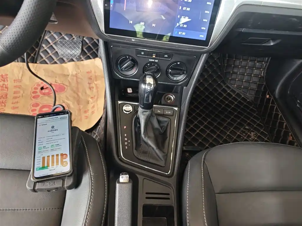 Volkswagen Lavida 2017 1.6L Automatic Comfort Edition фото 14