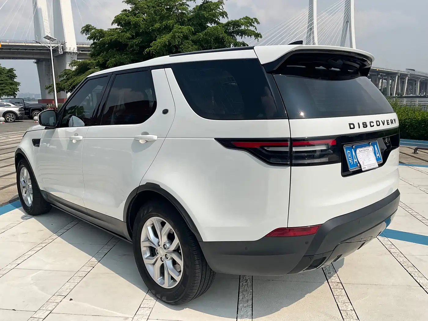Land Rover Discovery 2020 3.0 SC V6 SE фото 4