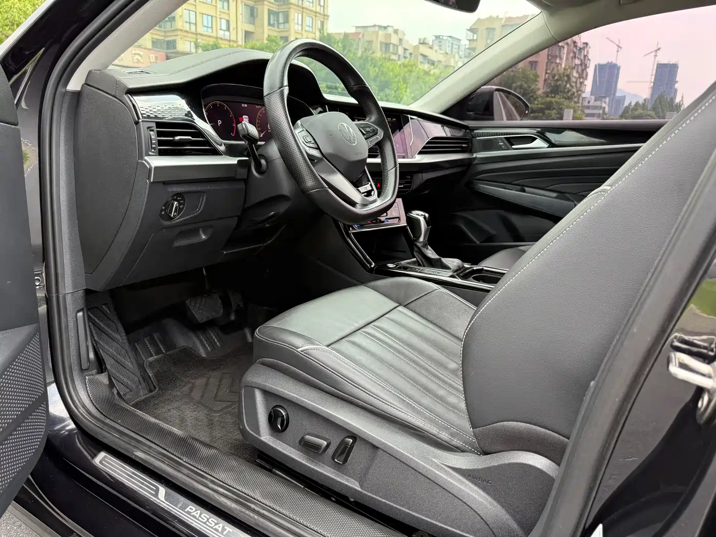 Volkswagen Passat 2022 330TSI Starlight Elite Edition фото 14
