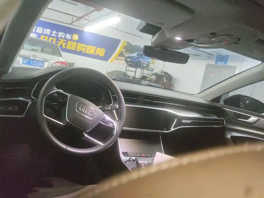 AUDI A7L