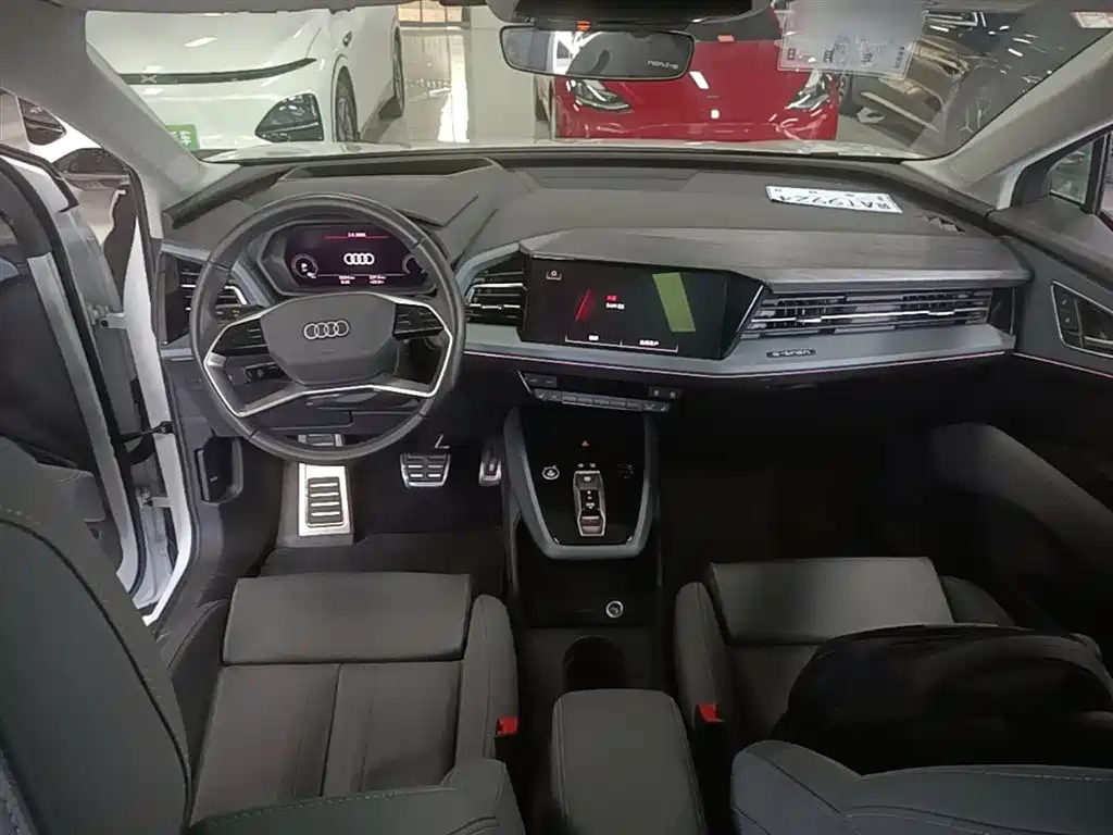 Audi Q5 e-tron 2023 40 e-tron Starlight Edition Brocade Package фото 10