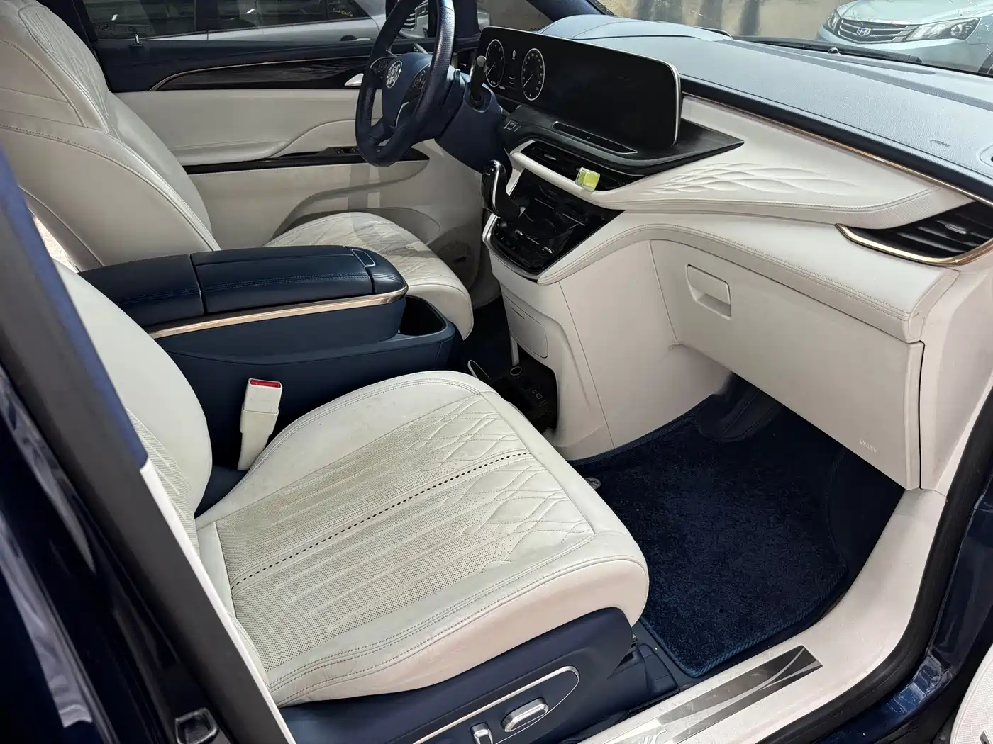 Фото 7 - Buick GL8