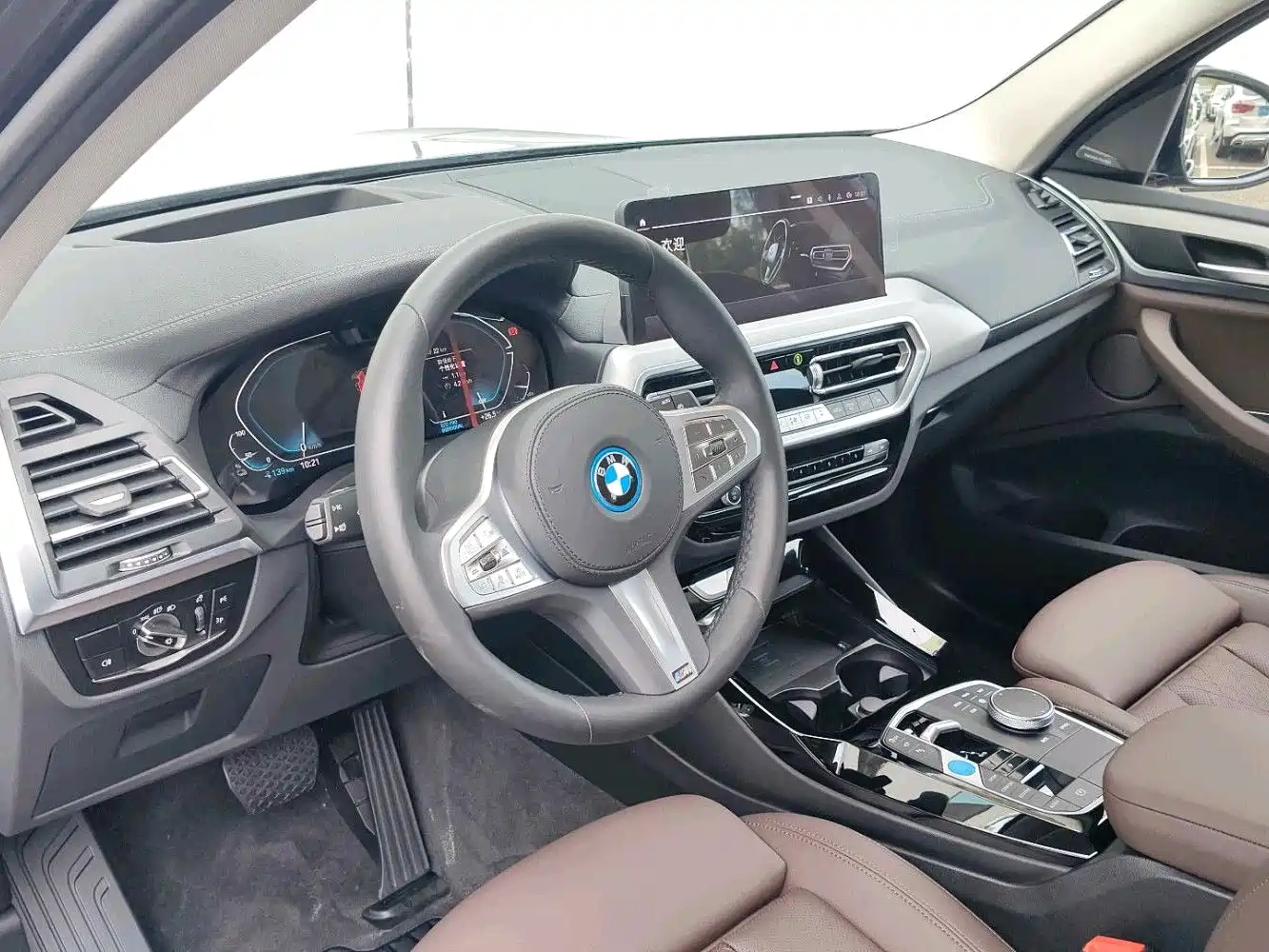 BMW iX3 2024 Innovation Leader фото 7
