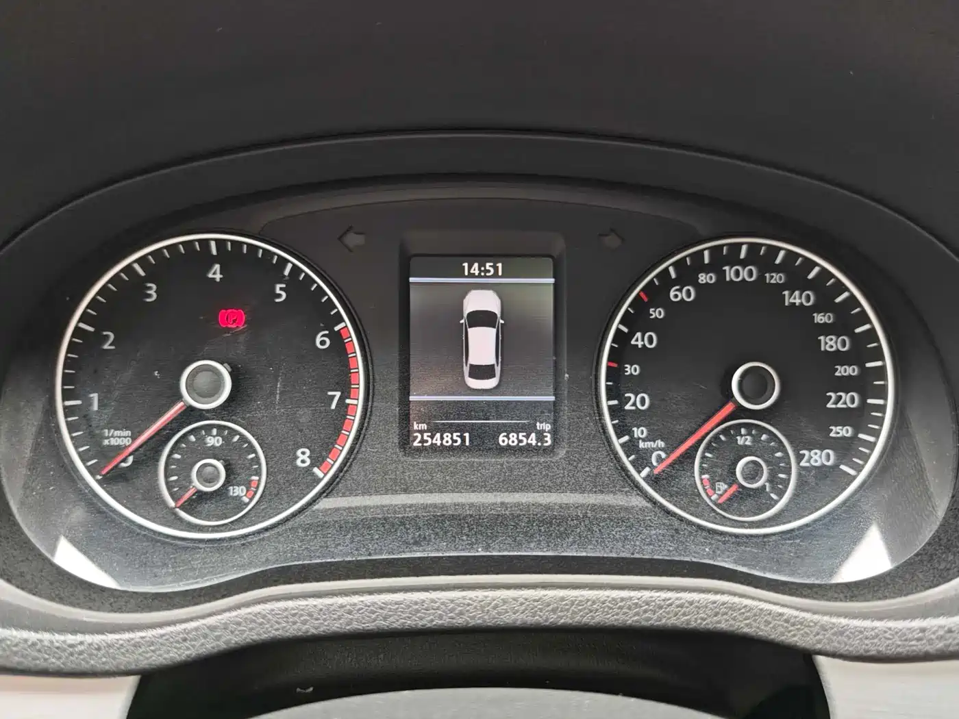 Volkswagen Passat 2014 1.8TSI DSG Executive Edition фото 26