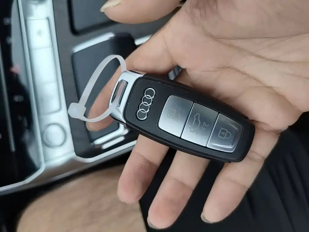 Фото 9 - Audi A6L