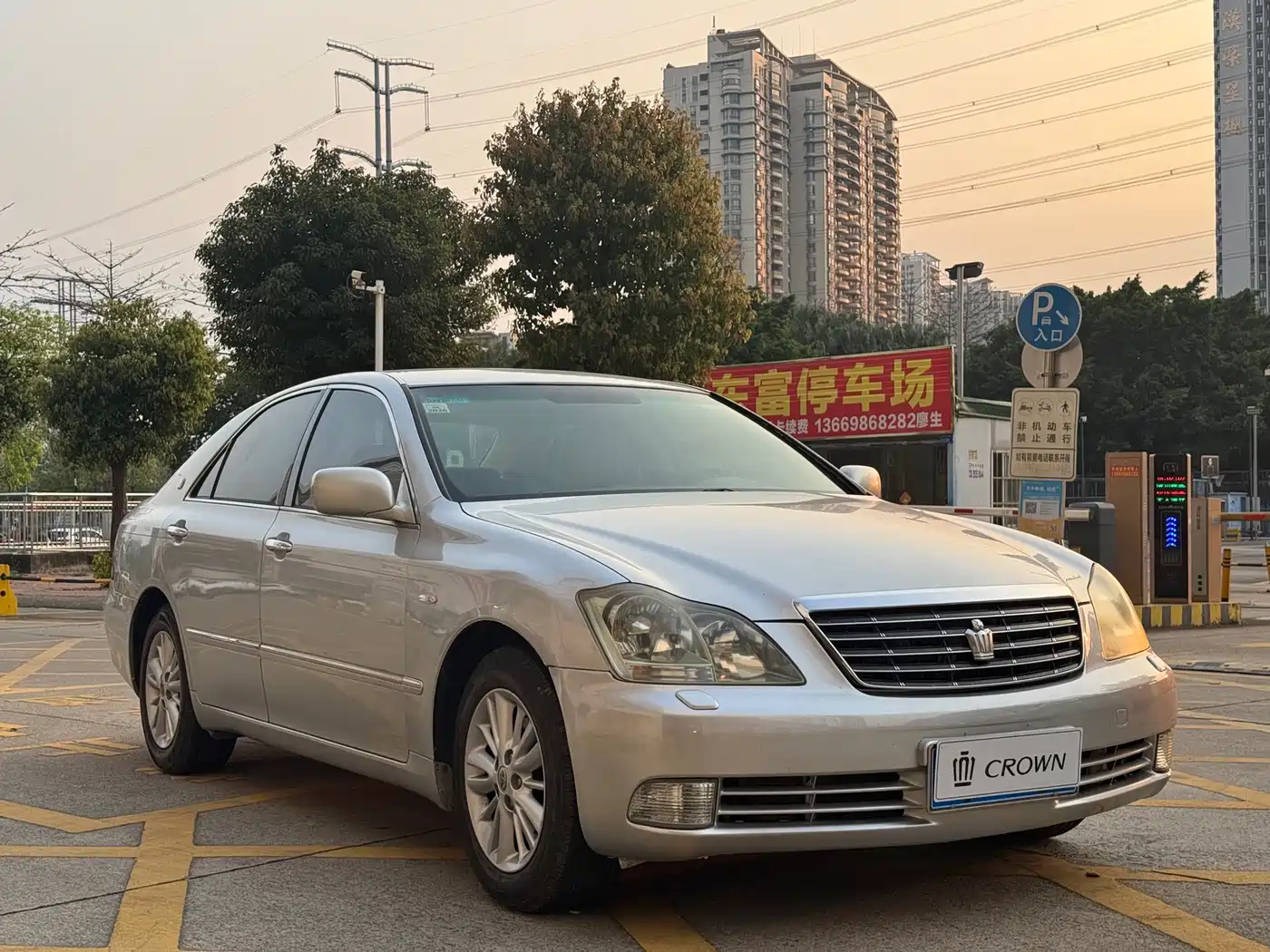 Toyota Crown 2005 Model 3.0L Royal Saloon фото 3