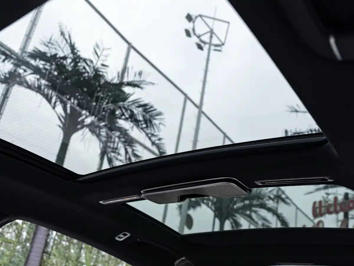 Mercedes-Benz Maybach S-Class 2022 S 680 4MATIC Craftsmanship Limited Launch Edition фото 19