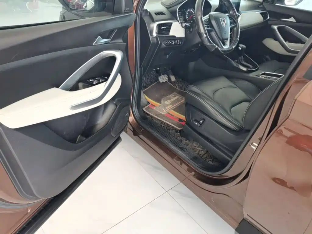 Baojun 530 2019 2018 Model 1.5T DCT Flagship (China V)