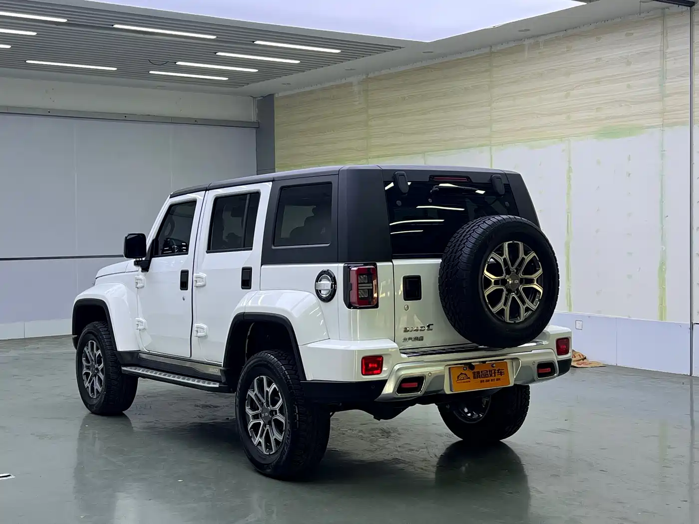 BAIC ORV Beijing Offroad BJ40 2024 2.0T Urban Hunter Glory Edition фото 6