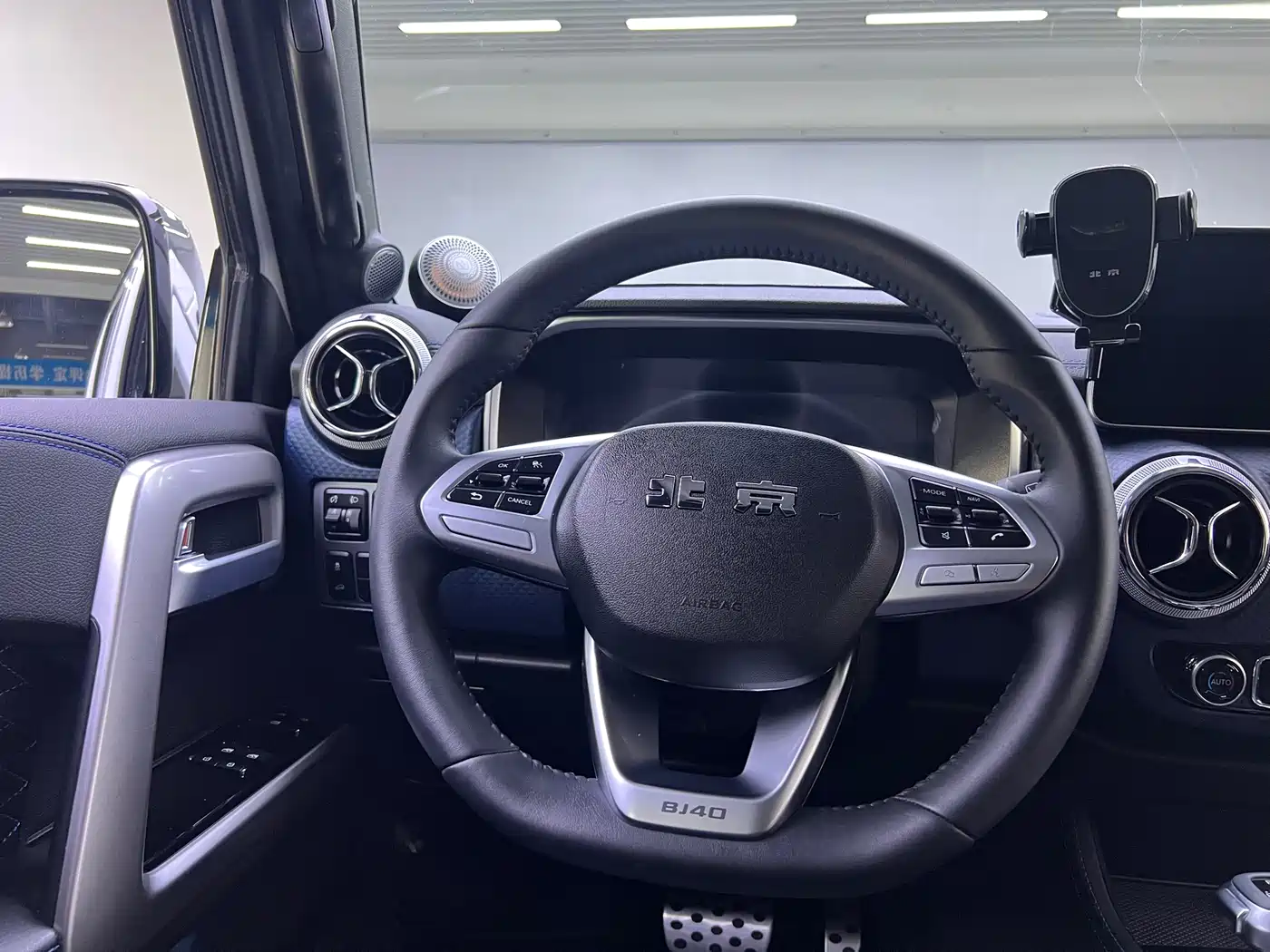 BAIC ORV Beijing Offroad BJ40 2024 2.0T Urban Hunter Glory Edition фото 16
