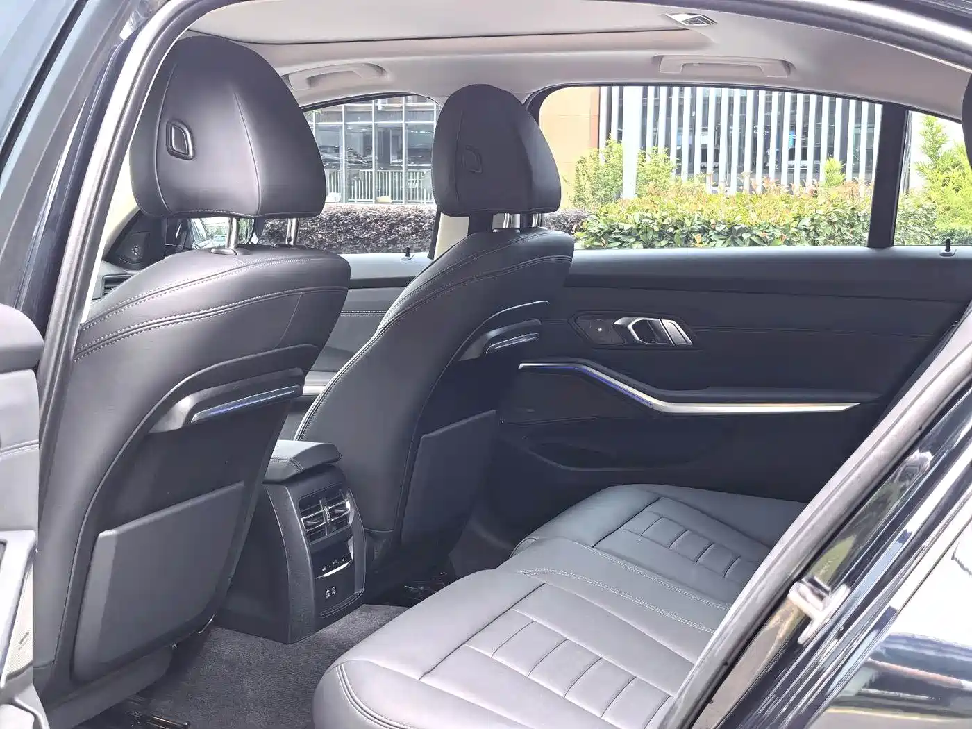 BMW 3 Series 2020 325Li M Sport Black Night Package фото 6