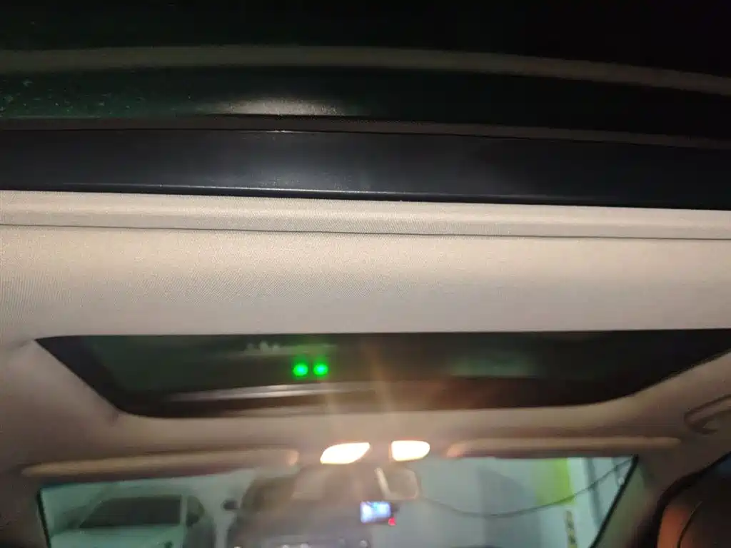 Kia K5 2015 2.0L Automatic LUX фото 14