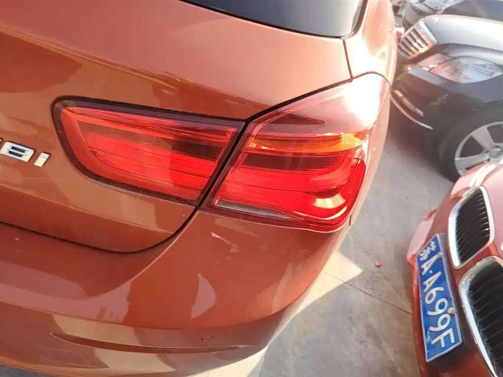 BMW 1 Series (Import) 2016 118i Leading фото 8