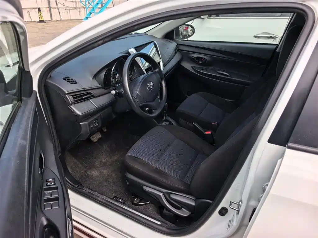 Toyota YARiS L Zhi Xiang 2018 1.5E CVT Champion Limited Edition фото 7