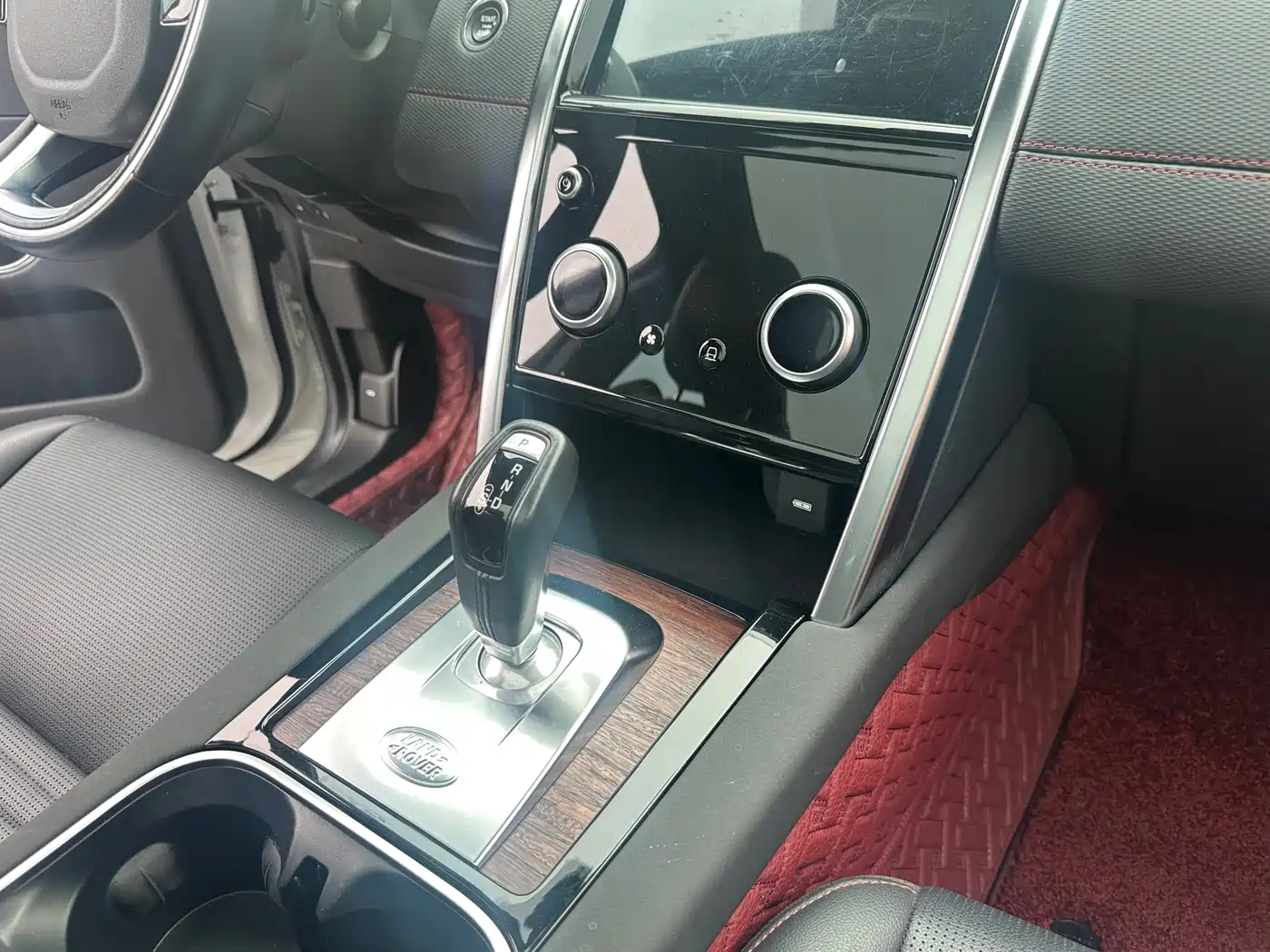 LAND ROVER DISCOVER SPORTS