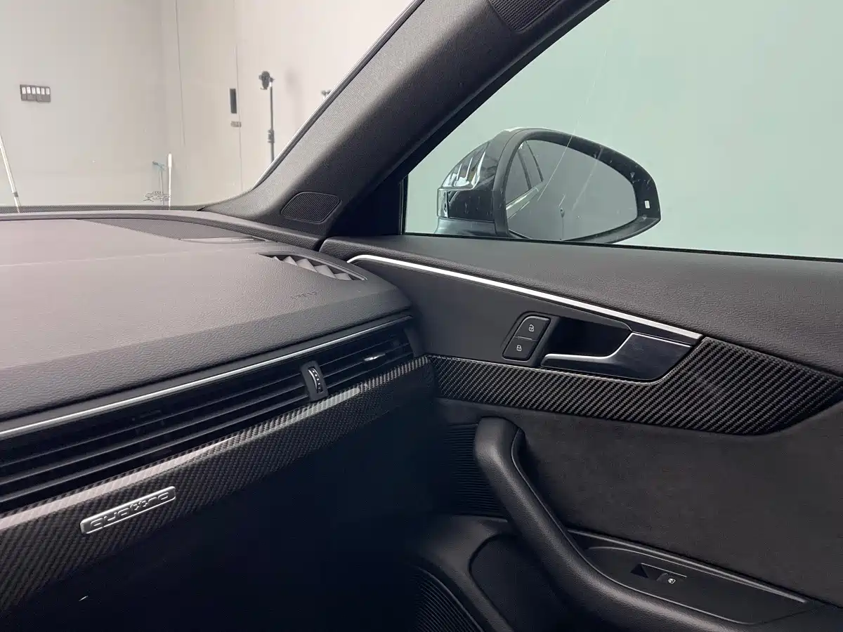 Photo 31 - Audi A4L