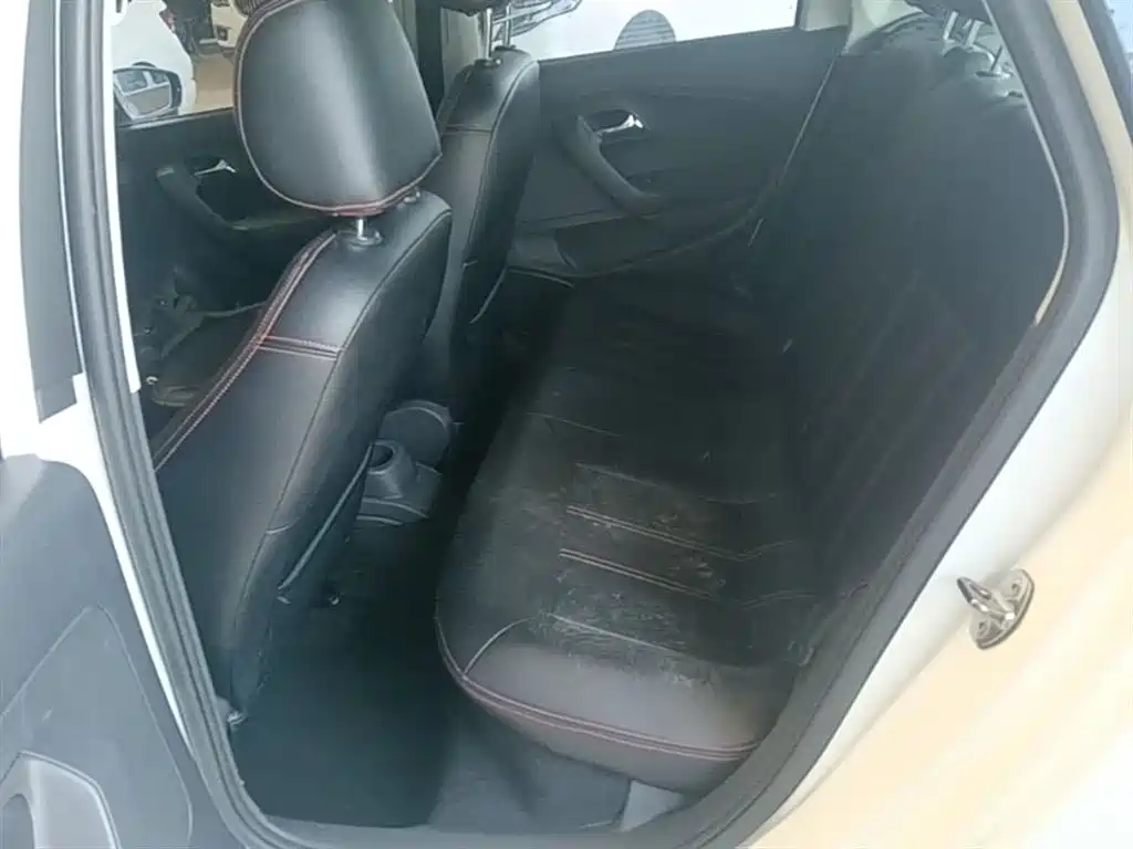 Volkswagen Polo 2016 1.4L Automatic Trend фото 17