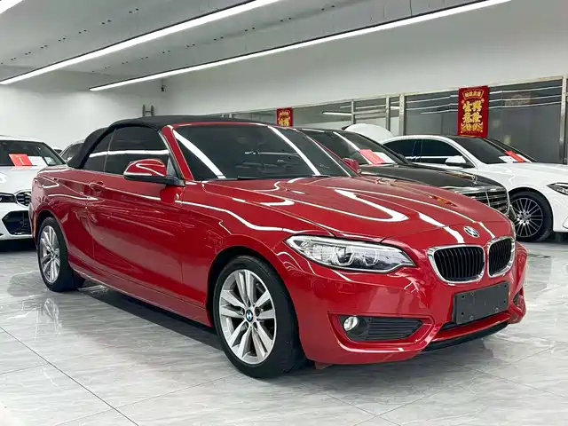 BMW 2 Series (Import) 2017 220i Convertible Coupe Leading — фото 3