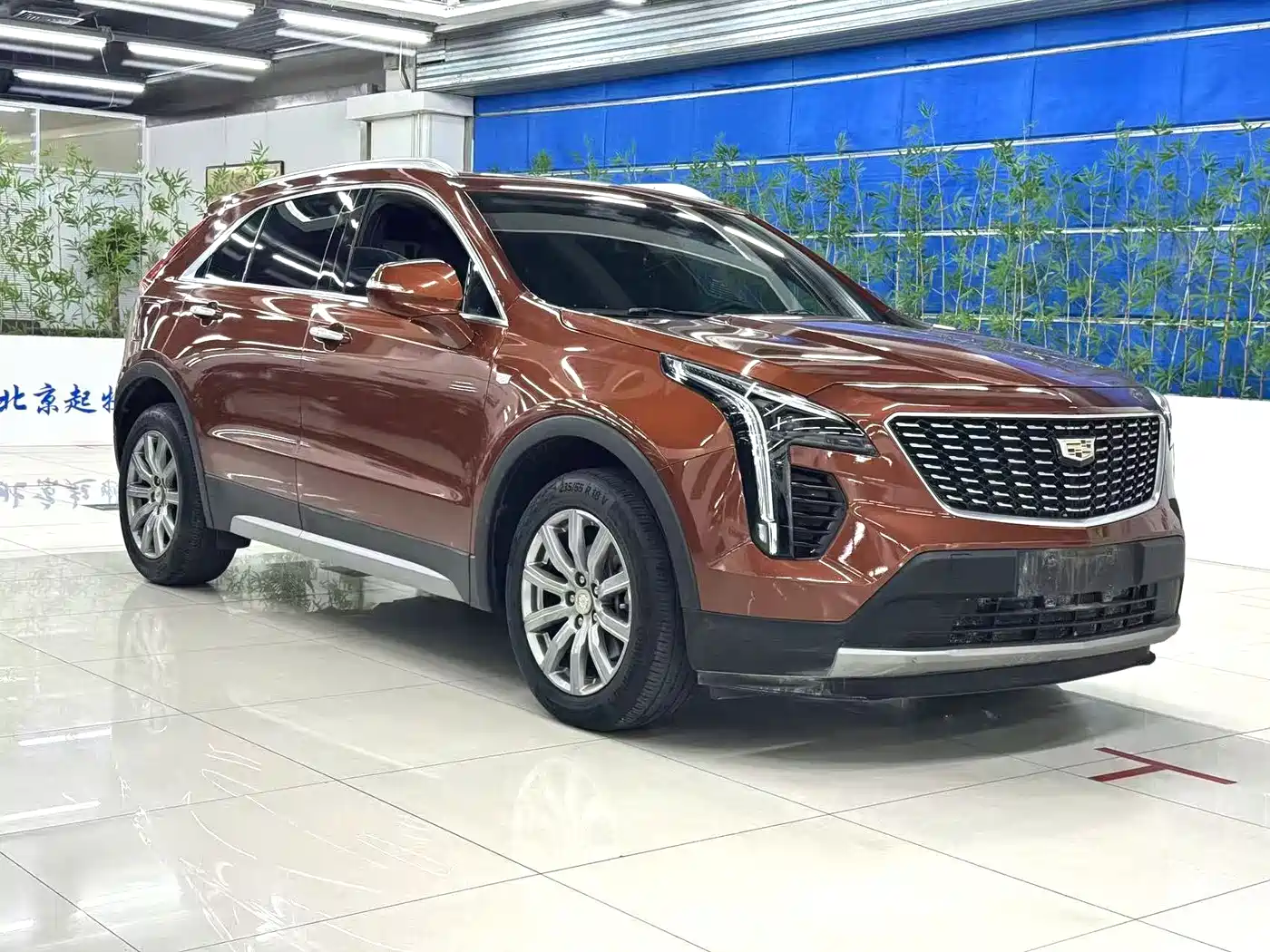 Cadillac XT4 2018 Model 28T 4WD Leading фото 3