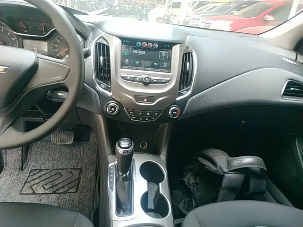 Chevrolet Cruze 2018 2018 320 Automatic Pioneer Sunroof Edition