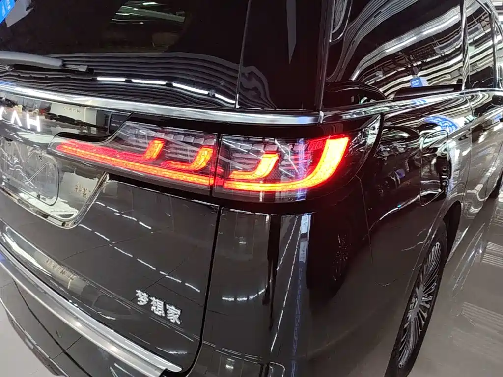 Voyah Auto Voyah Dreamer 2026 2025 PHEV 4WD Kunpeng Premium Edition