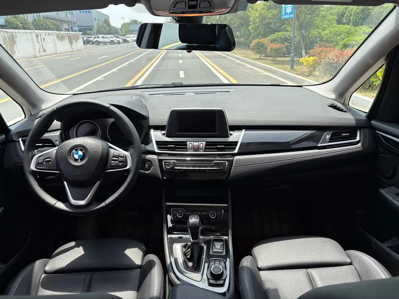 BMW 2 Series Touring 2018 218i M Sport Package фото 7