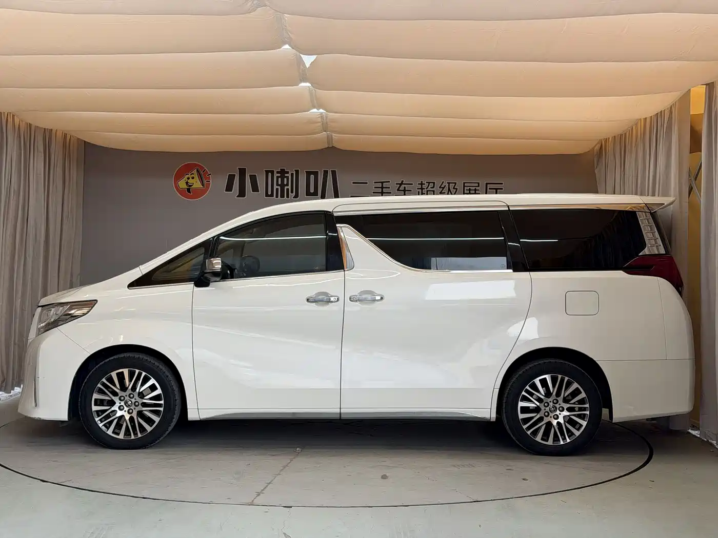 Toyota Alphard 2018 3.5L Luxury фото 26