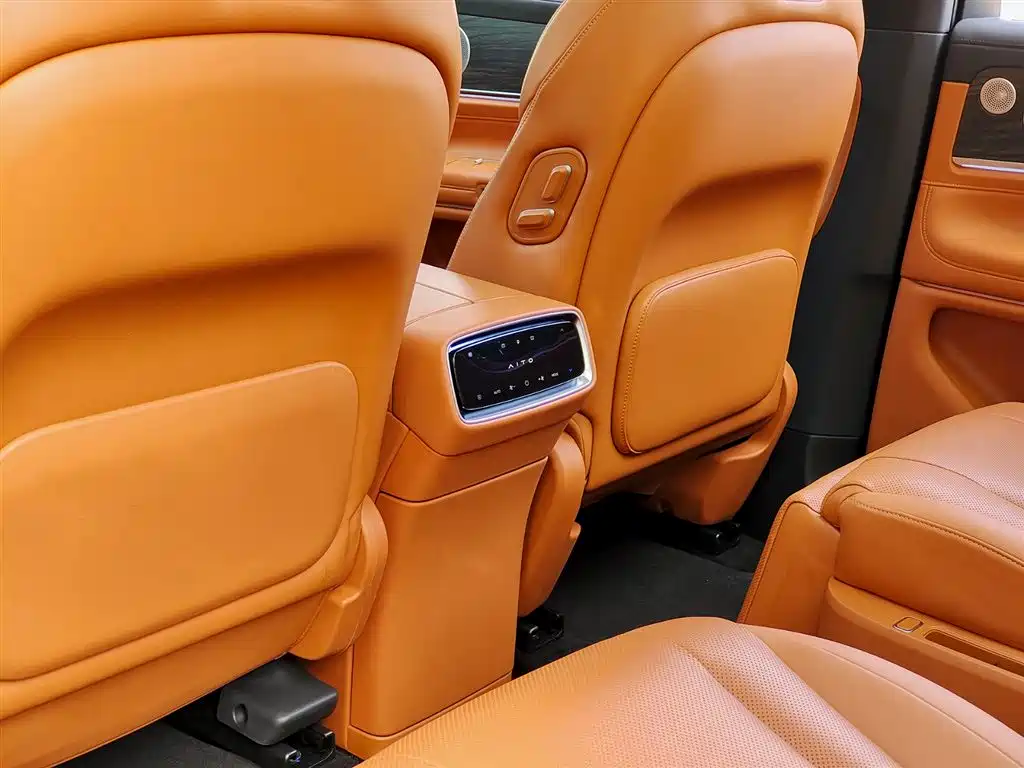 AITO Wenjie AITO M9 2024 Extended Range Ultra 42kWh 6-Seater фото 9