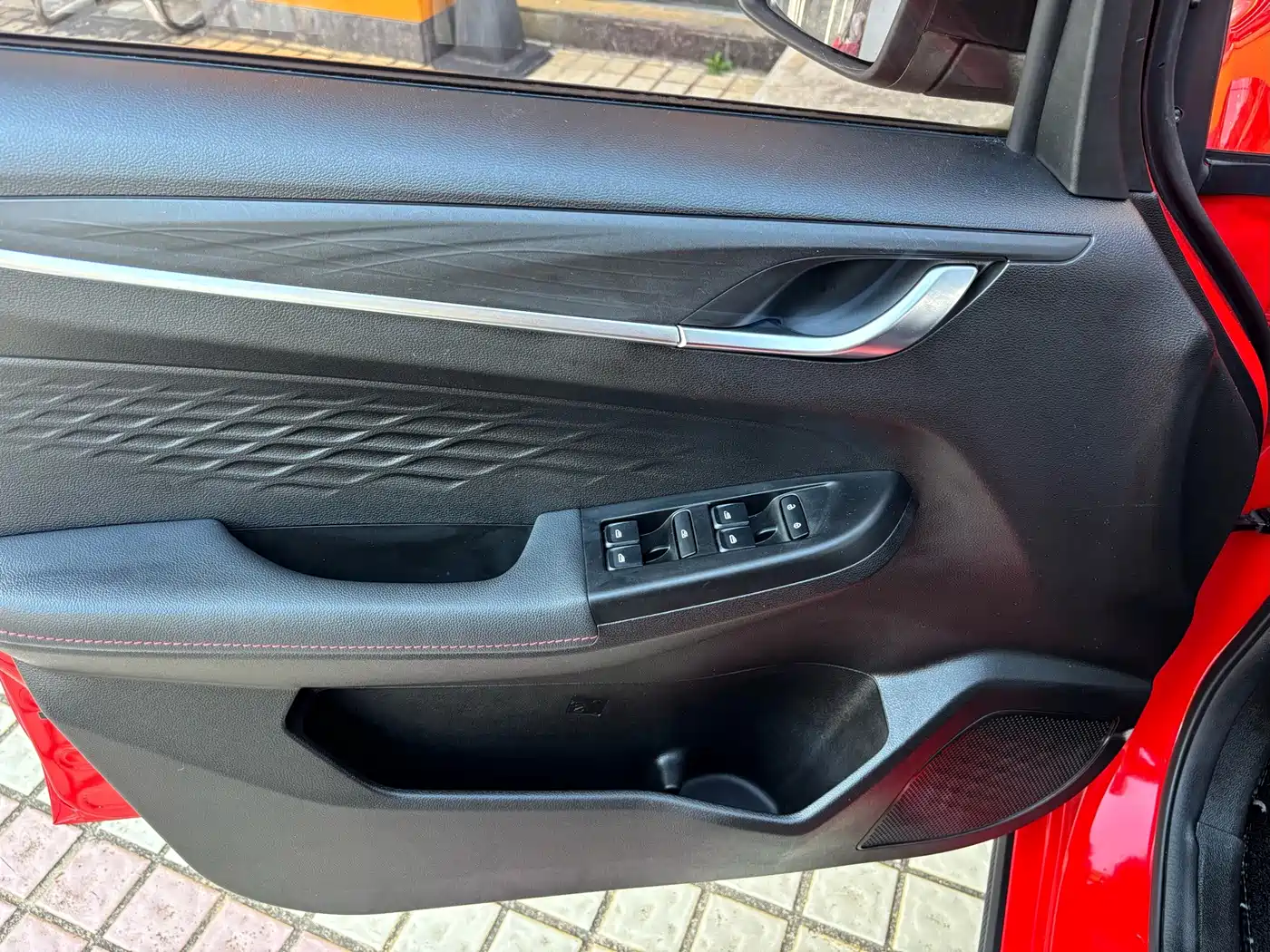 Фото 25 - Geely Vision X3