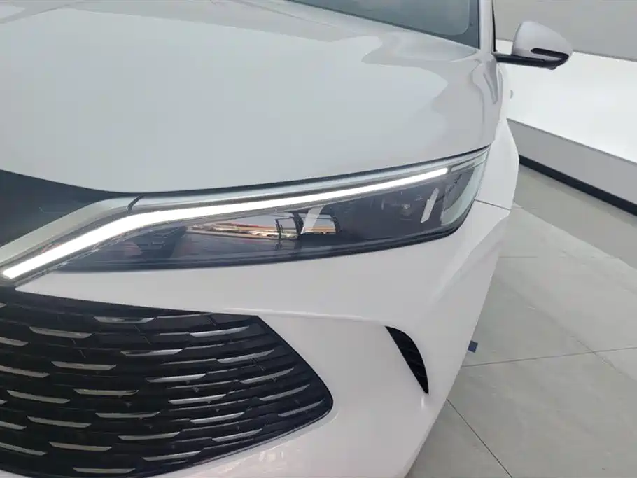 BYD Qin L 2024 DM-i 120KM Leading фото 5