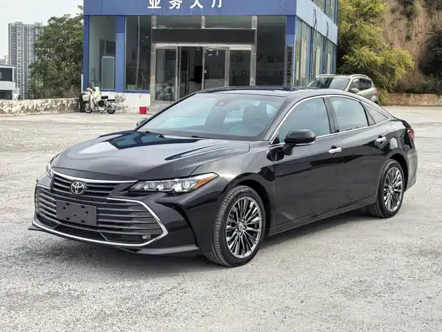 Toyota Avalon 2.0L, Люкс