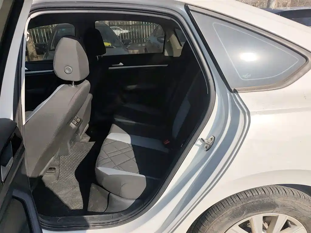 Volkswagen Lavida 2023 Facelift 1.5L Auto Comfort Edition фото 13