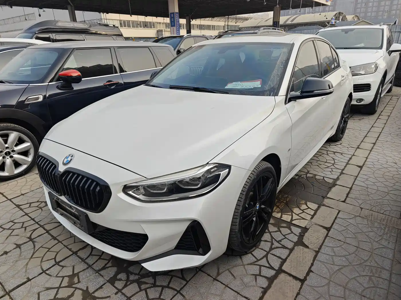 BMW 1 SERIES