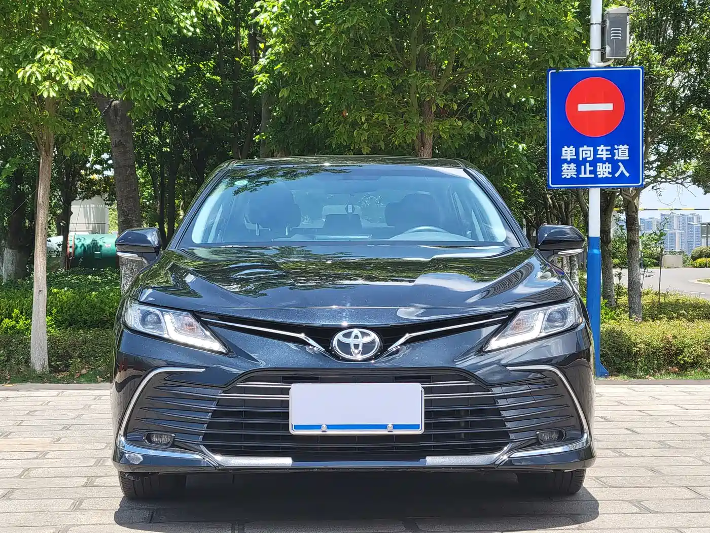 Toyota Camry 2023 2.0G Luxury Edition фото 2