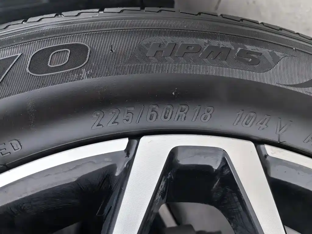 Roewe iMAX8 EV 2025 2025 Model 1.5T DMH Land Premium Edition