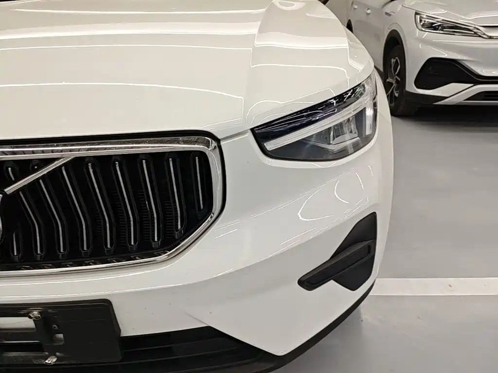 Фото 24 - Volvo XC40