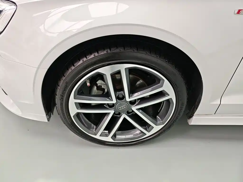 Фото 23 - Audi A3