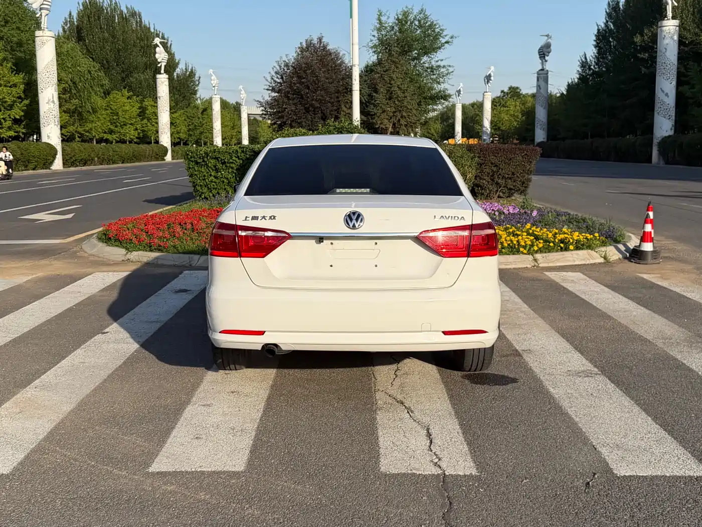 Volkswagen Lavida 2015 1.6L Automatic Comfort Edition фото 6