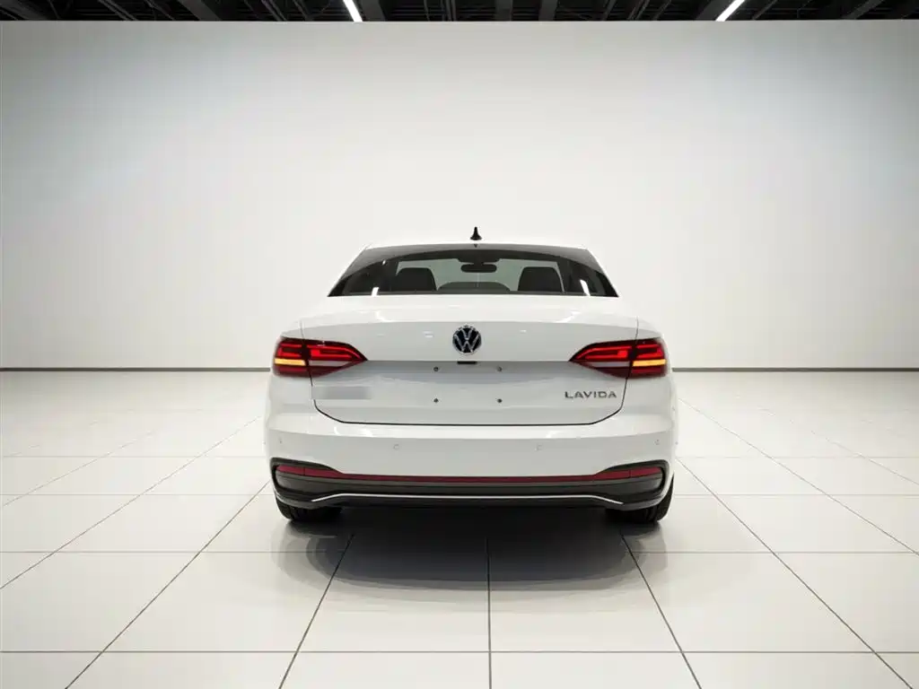 Volkswagen Lavida 2023 Facelift 1.5L Auto Comfort Edition фото 4