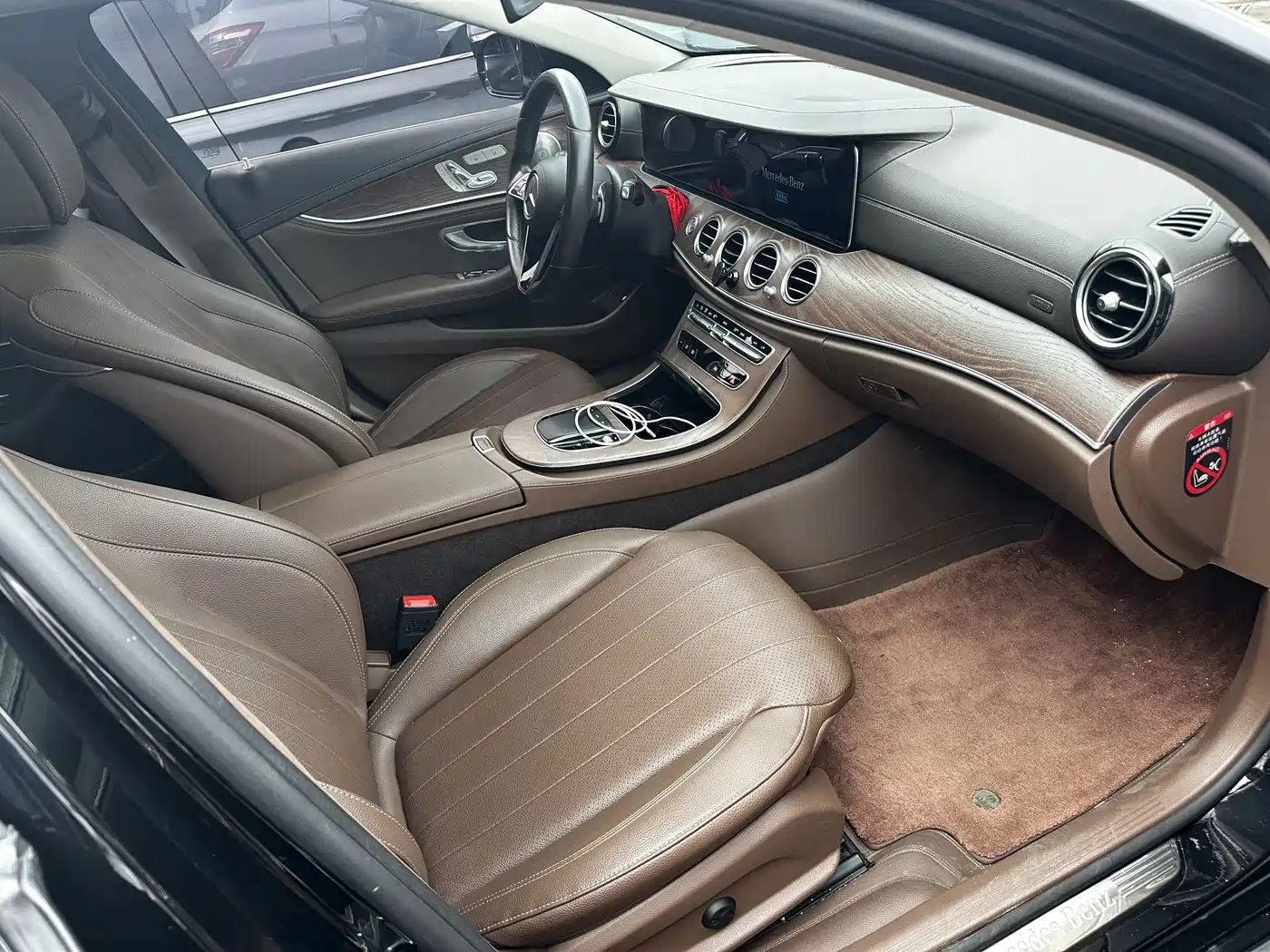 Mercedes-Benz E-Class 2023 E 300 L Luxury фото 13